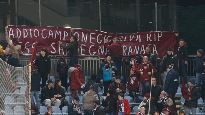 Bijesni navijači Torina razbacali izmet pred klupskim kampom