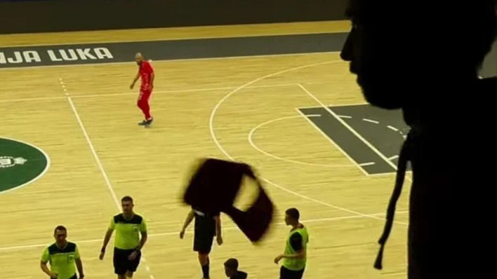 Kaos u Banjoj Luci: Maskirani huligani upali na tribinu, ima ozlijeđenih