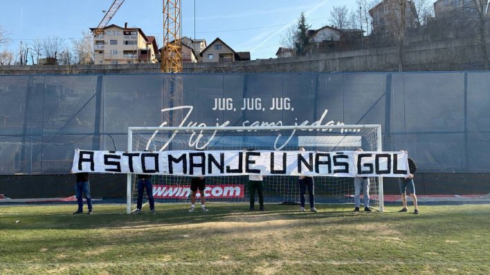 Navijači Željezničara uoči utakmice sa Zrinjskim podigli poruku koja je postala hit