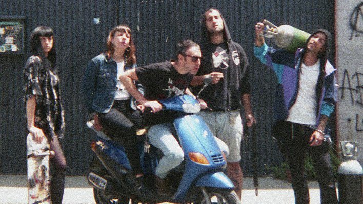 Najbolja uvertira u noćni marš: Žestok program za afirmaciju ženskog glasa u Attacku