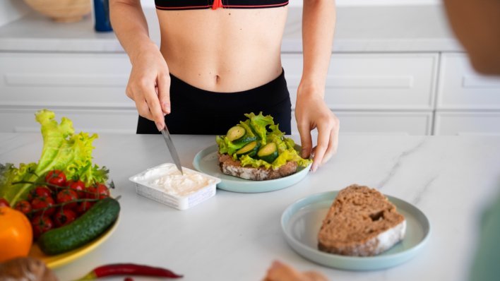 Umjesto strogih dijeta stručnjaci preporučuju male promjene koje pomažu da trbuh izgleda ravnije