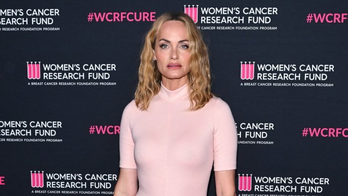 Haljina koja 'pegla' figuru kao nijedna druga: Skriva trbuščić, ističe struk i čini vas vitkijima