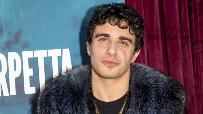 Zvijezda nove hit serije iz moćne je holivudske loze: Otac mu je slavni glumac, a Rose Byrne pomajka