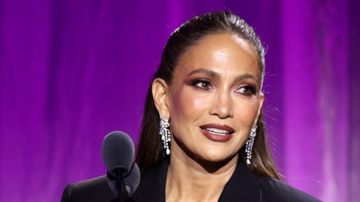 Kiks u Las Vegasu: J.Lo se spotaknula na koncertu, a njezina reakcija oduševila je sve