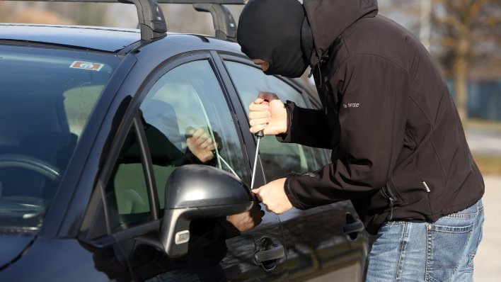 Rusija uvodi šokantan zakon: Krađa automobila će se uvelike olakšati