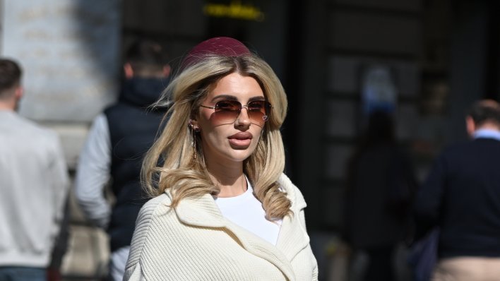 Zagrepčanke već nose komad koji će obilježiti proljeće: bijele traperice ponovno su hit