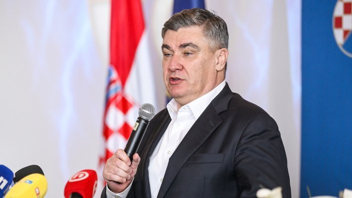 Milanović: Srbija se opskrbljuje napadnim oružjem. I to me brine. Već sam jednom Vučića upozorio