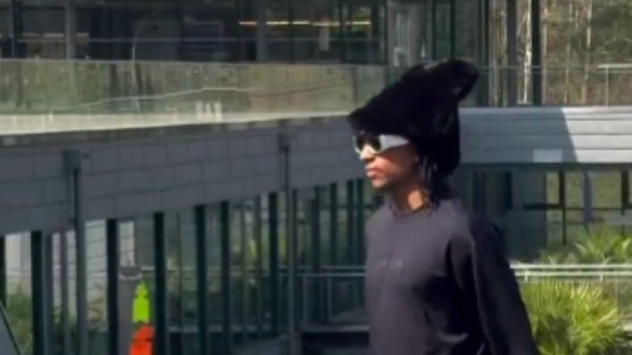 Internet bruji o zvijezdi Francuske: Pogledajte u čemu je stigao na okupljanje reprezentacije