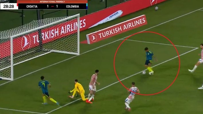 Nestvaran promašaj šokirao sve; kolumbijski navijači brutalno vrijeđaju svog napadača