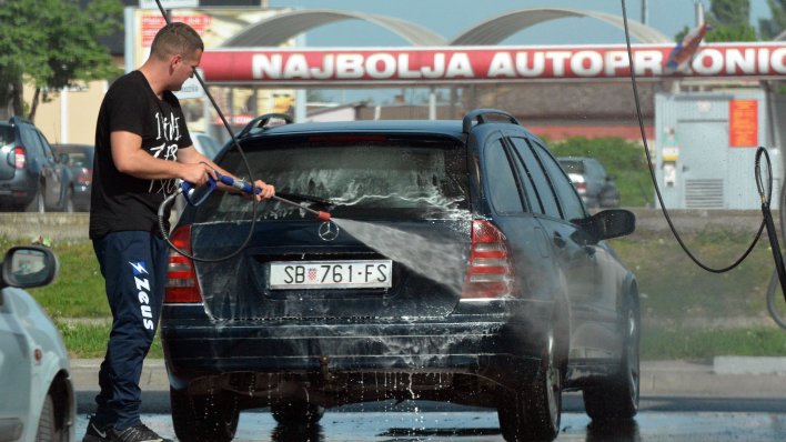 Vozači često pogrešno peru auto: Evo koje greške rade