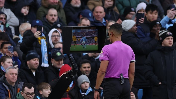 Više od 75 % navijača u Premier ligi je protiv VAR-a