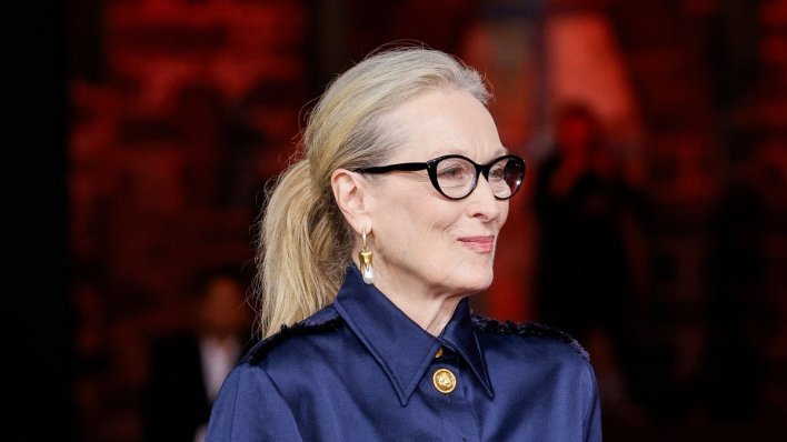 Pristaje baš svakoj figuri: Meryl Streep oduševila u haljini sa avangardnim detaljima