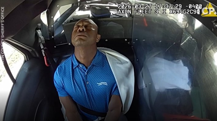 Objavljena snimka uhićenja Tigera Woodsa: 'Uhićen sam?'