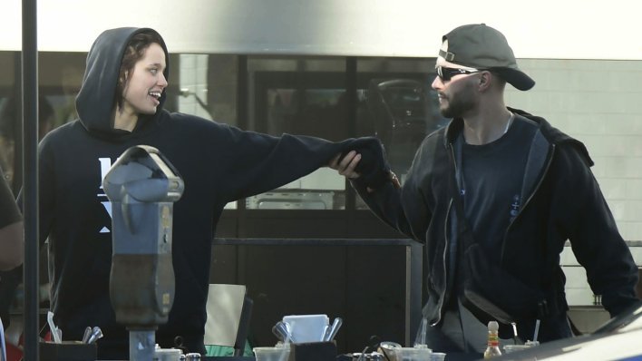 Svi pričaju samo o jednom: Postala je preslika Angeline Jolie, a ovaj video to jasno dokazuje