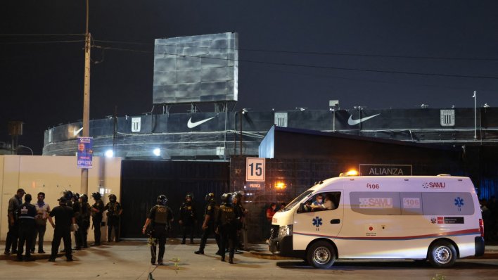 Tragedija uoči peruanskog derbija; jedna osoba poginula, deseci ozlijeđeni