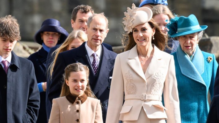 Kate Middleton oduševila je u već nošenoj haljini i s najmanjom torbicom