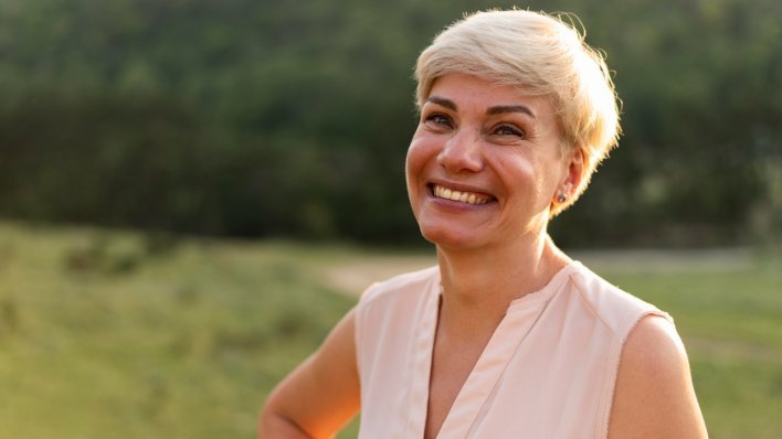 Ovaj jednostavan trening osvaja žene u 50-ima i 60-ima, a rezultate daje već u hodu