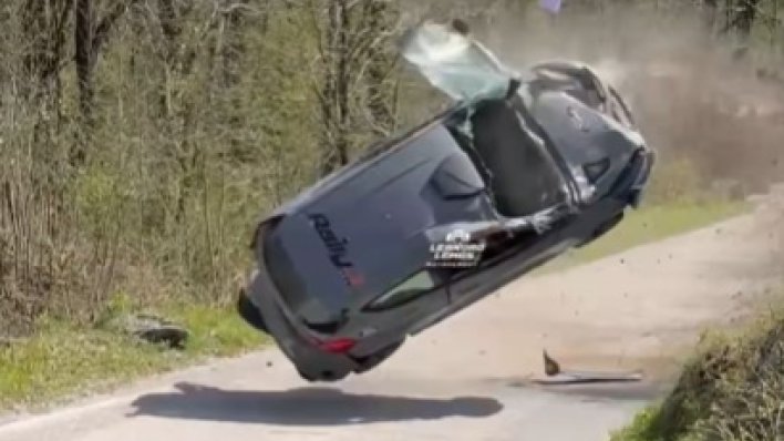Na WRC-u u Hrvatskoj dogodila se strašna nesreća. Dijelovi automobila rasuli su se po cesti