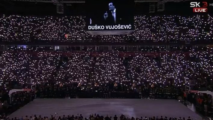 Beogradska Arena u suzama: Pogledajte oproštaj Grobara od Duška Vujoševića