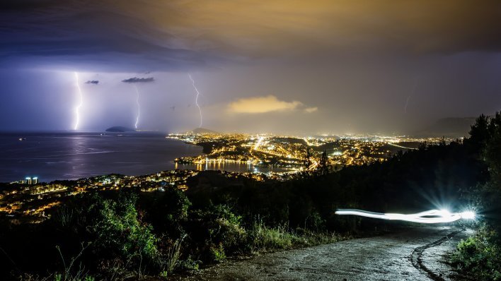 Užas na Jadranu: Grom pogodio vrh štapa, ribič na mjestu poginuo