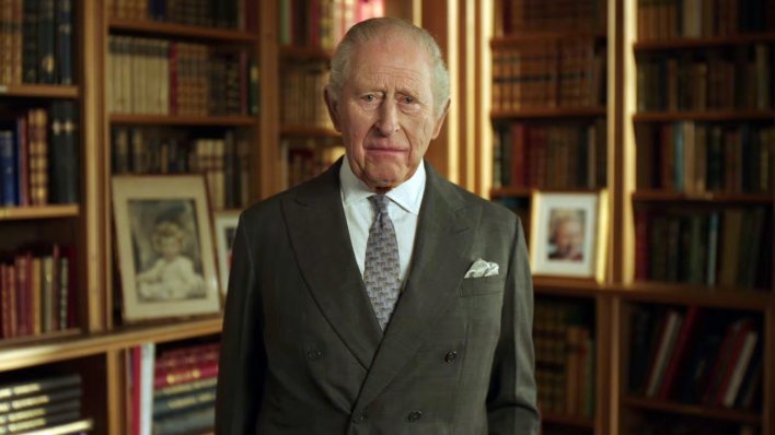 Na 100. rođendan kraljice Elizabete Charles poslao poruku koja otkriva zabrinutost