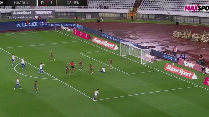 Pogledajte trenutak kad su igrači Hajduka skočili i tražili penal