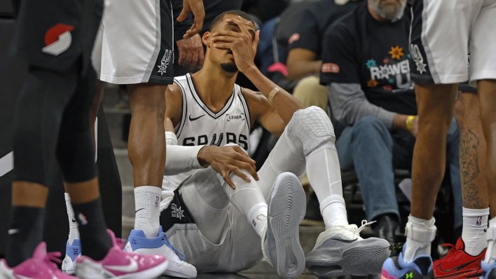 Šok za Spurse: Pogledajte kako je Wembanyama nakon teškog pada zaradio potres mozga