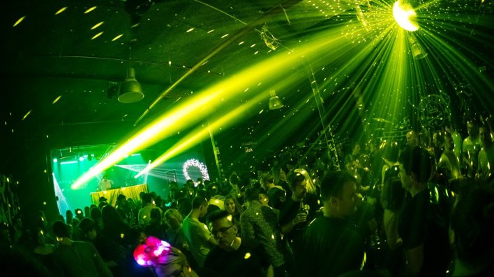 Disco groznica stiže u Zagreb: ABBA tribute spektakl u Vintageu