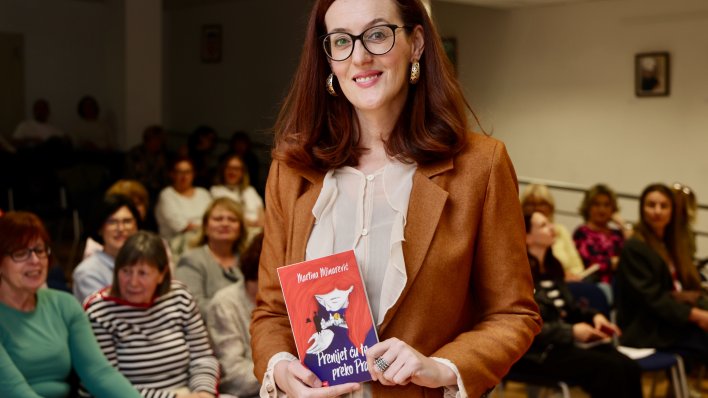 U Splitu predstavljen roman 'Prenijet ću te preko Praga', šesta knjiga Martine Mlinarević