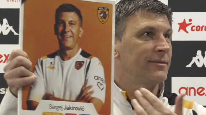 Pogledajte kako je Jakirović donio svoju sliku na presicu i oduševio novinare