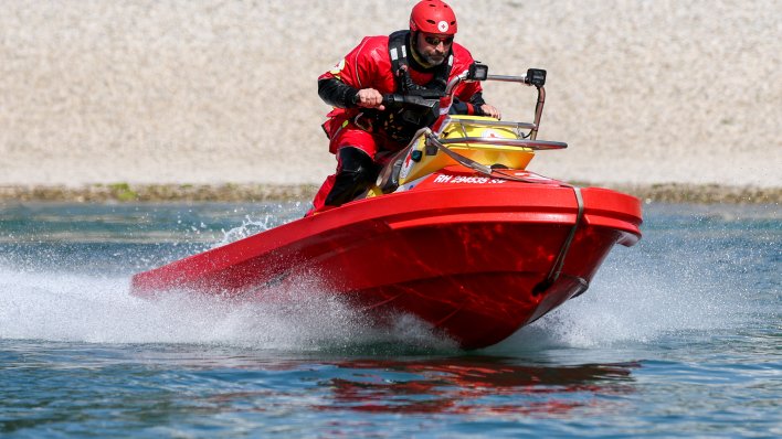 Motori bučali, voda prštala, a spasioci jurili po Jarunu: Ovako je izgledala vježba Crvenog križa