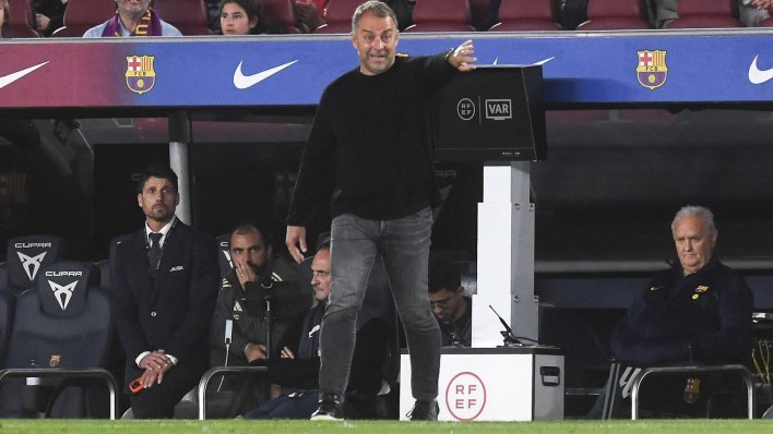 Flick vodio Barcelonu nekoliko sati nakon smrti oca pa rasplakao Camp Nou govorom nakon titule