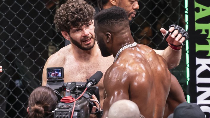 Kakav gospodin! Ngannou brutalno nokautirao protivnika, a onda napravio potez za pamćenje