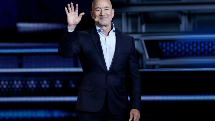 Bezos: 'Ljudi griješe. AI će otvoriti više radnih mjesta nego što će ih ugasiti'