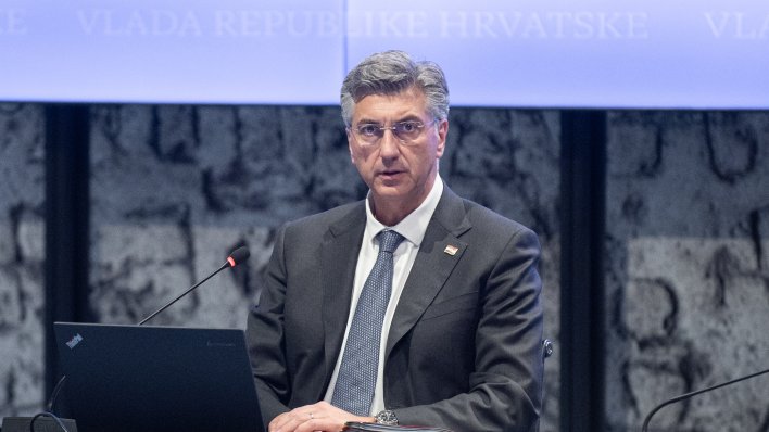 Vlada iza zatvorenih vrata odlučivala o NATO-u i Obalnoj straži, a pale su i kadrovske odluke