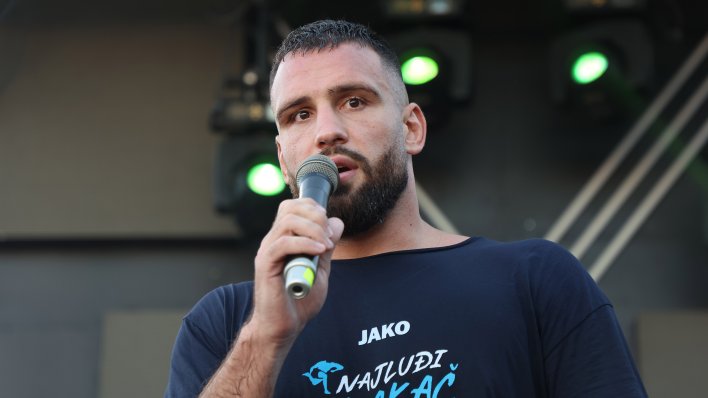 Plazibat se javio nakon kontroverznog meča: 'Pljačka da bi spasili boksačkog prvaka!'