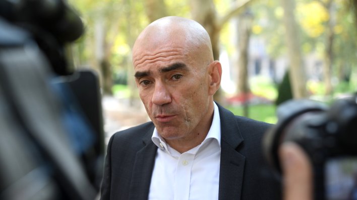 nešto se 'kuha'