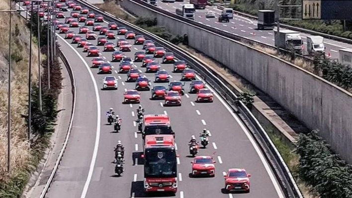 Nestvarne scene iz Turske: Pogledajte konvoj koji je ispratio tursku reprezentaciju na SP
