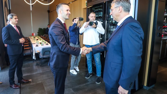 sastanak u tivtu