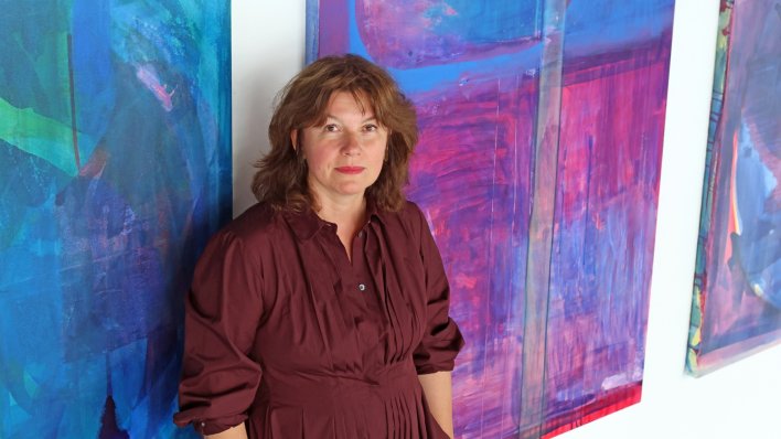 Galerija Spirit of Art predstavila novu izložbu: Što se krije 'Iza oka' slikarice Koraljke Kovač?