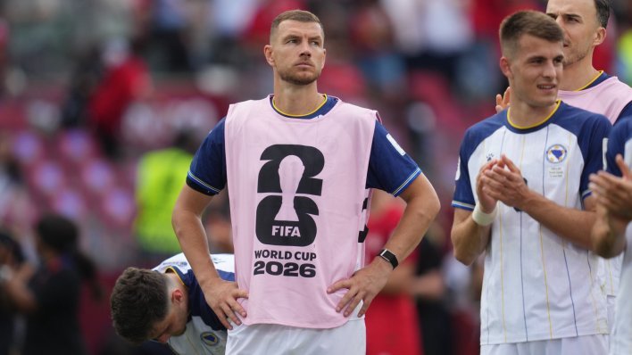 Džeko proslavio uspjeh BiH emotivnim potezom: Pazite što je napravio kad je ugledao oca