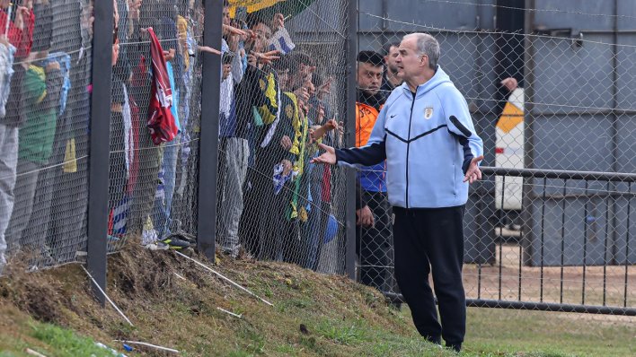 Marcelo Bielsa na zanimljiv način protestirao protiv FIFA-e. Doveli ga na snimanje, a on je...