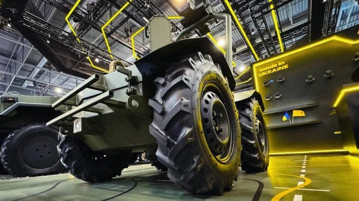 Ukrajinci predstavili novu generaciju ratnih robota: Povezuju trupe, izviđaju, nose 350 kg tereta...