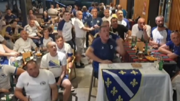 Navijač BiH u kafiću opsovao reprezentativca: Pogledajte što je uslijedilo sekundu kasnije