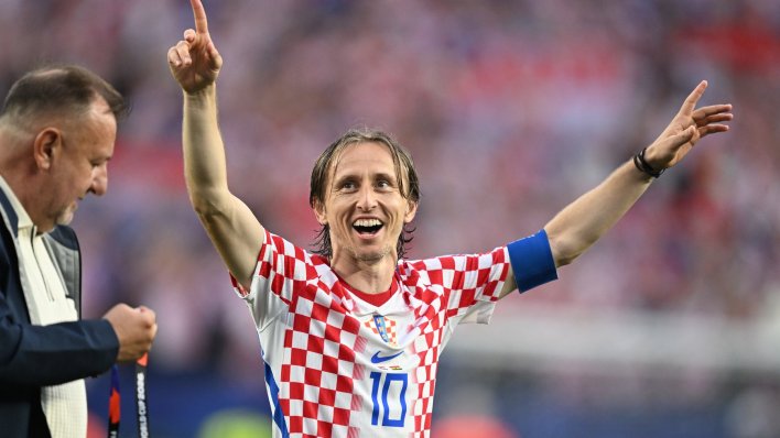 Kapetan u transu! Modrić s rukama u zraku predvodio pjesmu hrvatskih navijača