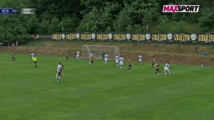 Pogledajte potez zbog kojeg je Kek poludio na igrača Rijeke: 'Kur*iš se, a?'