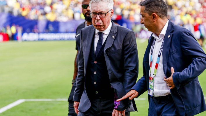 Bijesni Ancelotti nakon brazilskog debakla samo projurio pokraj novinara, a onda je na presici iznenadio sve