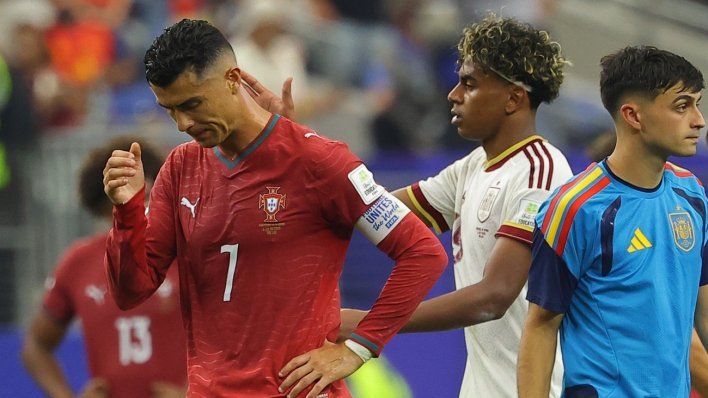 Ryanair se narugao Cristianu Ronaldu nakon ispadanja Portugala; objava je postala hit