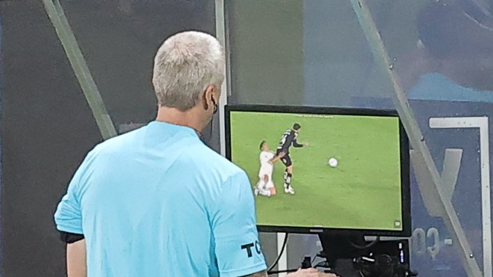 FIFA promijenila VAR protokol samo par sati prije početka utakmice Francuske i Maroka