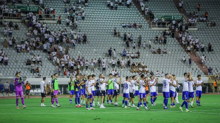 Poljud je pljeskom ispratio hajdukovce, a onda je s razglasa puštena Doris... Pogledajte reakciju navijača